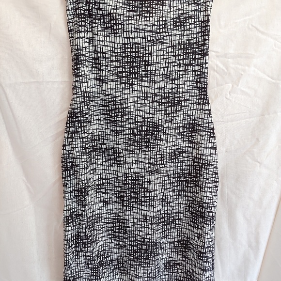 Versace, Strapless, Super Stretchy Hourglass Dress - Picture 3 of 4